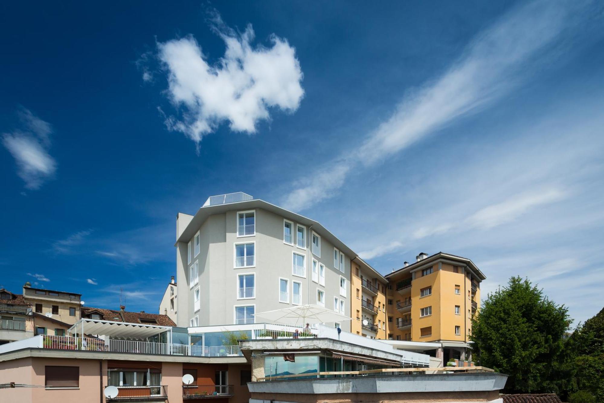 Suites Hotel Astor Беллуно Экстерьер фото